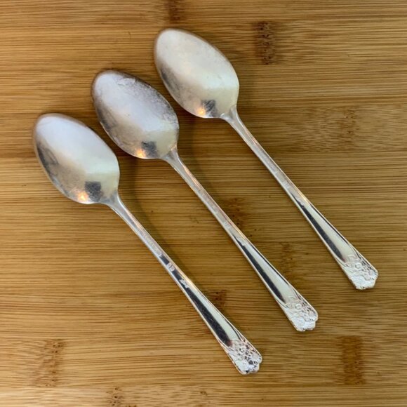 Rogers & Son IS April Silverplate 3 Teaspoons Vintage Flatware Replacement 50s - Picture 2 of 4